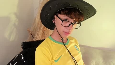 Snapshot of timothy_ross chatting on February 7, 11:24 pm Timothy 21 years old online show from February 7, 11:24 pm