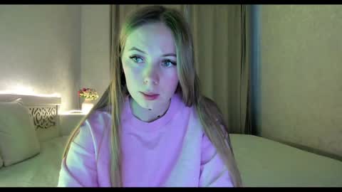 Snapshot of tixxxy chatting on December 9, 12:19 pm Maria online show from December 9, 12:19 pm