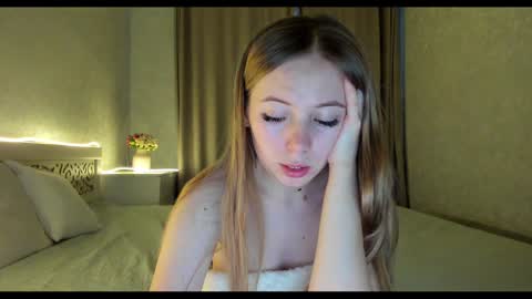 Snapshot of tixxxy chatting on December 15, 12:28 pm Maria online show from December 15, 12:28 pm