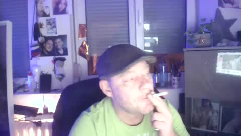 Snapshot of tomame_ chatting on December 2, 2:02 am tomame_ online show from December 2, 2:02 am