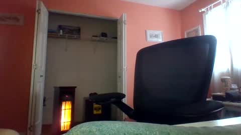 Snapshot of tomcat4848 chatting on February 8, 1:11 pm tomcat4848 online show from February 8, 1:11 pm