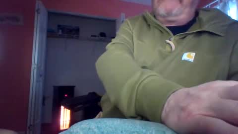 Snapshot of tomcat4848 chatting on February 6, 9:28 pm tomcat4848 online show from February 6, 9:28 pm