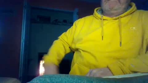 Snapshot of tomcat4848 chatting on March 4, 3:11 am tomcat4848 online show from March 4, 3:11 am