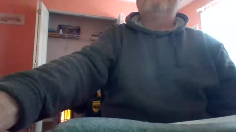 Snapshot of tomcat4848 chatting on February 10, 5:52 pm tomcat4848 online show from February 10, 5:52 pm