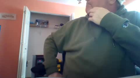 Snapshot of tomcat4848 chatting on February 18, 3:20 pm tomcat4848 online show from February 18, 3:20 pm