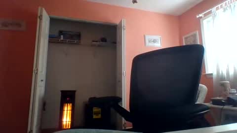 Snapshot of tomcat4848 chatting on February 25, 7:06 pm tomcat4848 online show from February 25, 7:06 pm