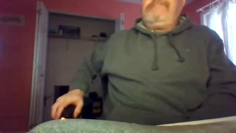 Snapshot of tomcat4848 chatting on February 10, 10:19 pm tomcat4848 online show from February 10, 10:19 pm