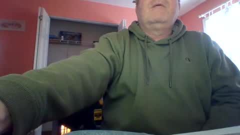 Snapshot of tomcat4848 chatting on February 13, 8:24 pm tomcat4848 online show from February 13, 8:24 pm