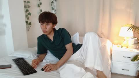 Snapshot of tommyfoxboy chatting on February 6, 4:14 pm Tommy Foxboy online show from February 6, 4:14 pm