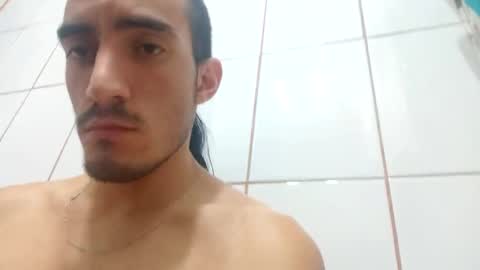 Snapshot of tommypv20 chatting on January 21, 5:49 am Tommy online show from January 21, 5:49 am