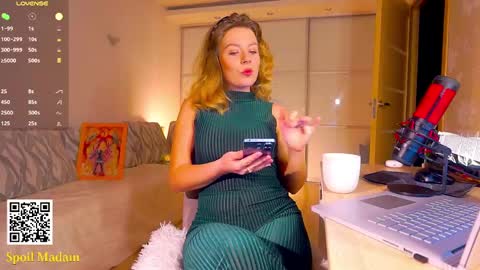 Madam Viktoria   Vacation in Portugal  2811 - 0412 online show from February 20, 6:13 pm