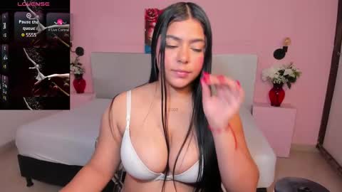 Snapshot of tracyllane chatting on March 11, 11:01 am NIKOL online show from March 11, 11:01 am