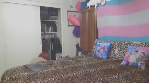 RayaBoone online show from September 12, 3:58 pm