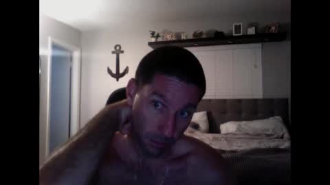 TravisKenn online show from December 18, 12:40 pm