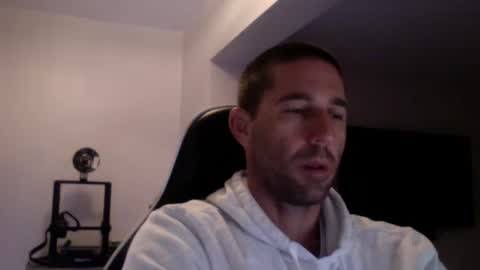 TravisKenn online show from March 11, 11:44 am