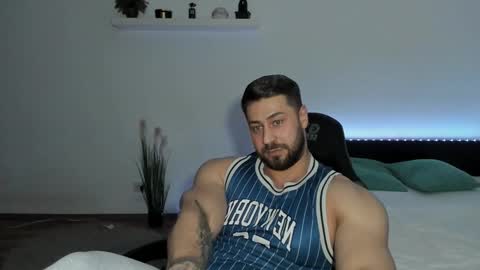 Snapshot of trentwest_ chatting on December 5, 5:12 pm Trent online show from December 5, 5:12 pm