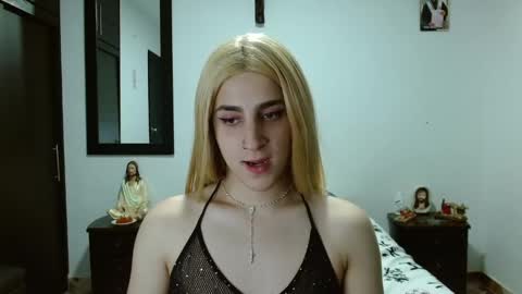 triana_damelio online show from December 28, 8:58 pm