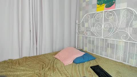 Snapshot of trina_kay_kiss chatting on March 7, 4:02 am Trina online show from March 7, 4:02 am