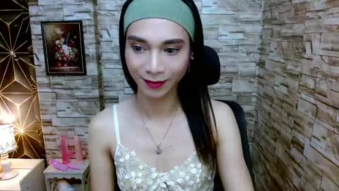 Tina online show from December 4, 1:03 pm