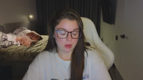 Snapshot of tutti_frutti_ chatting on September 16, 8:34 pm Ariana online show from September 16, 8:34 pm