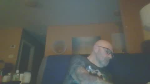 Snapshot of twstone chatting on December 2, 4:35 am twstone online show from December 2, 4:35 am
