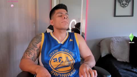 Snapshot of tyler_muscle chatting on December 18, 6:03 pm David online show from December 18, 6:03 pm