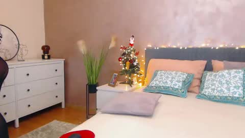 Snapshot of uniquemissy chatting on December 24, 8:55 am Andreea online show from December 24, 8:55 am