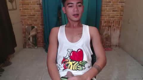 Snapshot of ur_naughtyboy_raphael chatting on September 11, 8:59 am ur_naughtyboy_raphael online show from September 11, 8:59 am