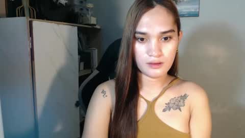 Snapshot of urasianfuckprincessxxx chatting on December 3, 9:39 pm urasianfuckprincessxxx online show from December 3, 9:39 pm