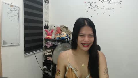 hi im kim online show from January 7, 3:44 pm