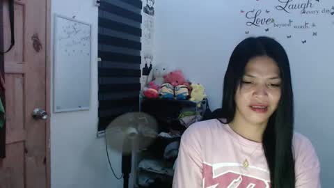 hi im kim online show from January 27, 3:07 pm