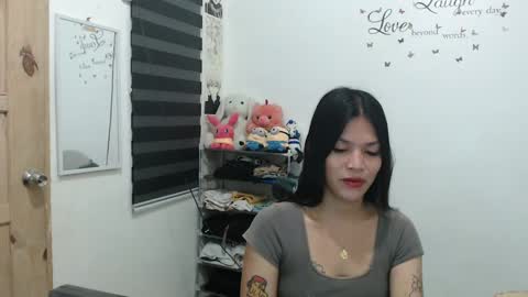 hi im kim online show from December 29, 12:34 pm