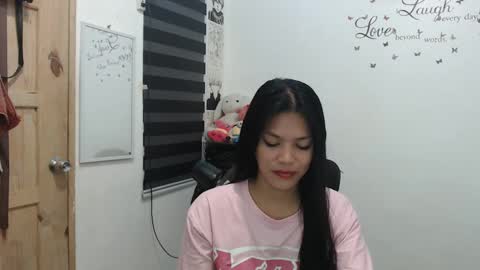 hi im kim online show from January 27, 11:43 am