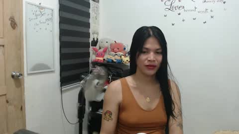 hi im kim online show from January 12, 12:23 pm