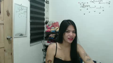 hi im kim online show from February 11, 6:22 pm