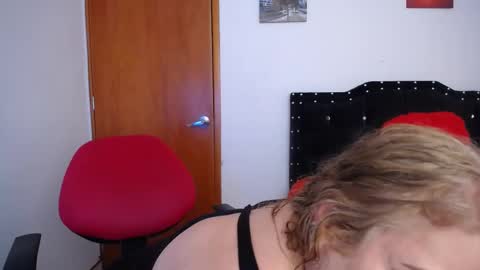 Eveling Blanco  online show from February 23, 4:35 pm