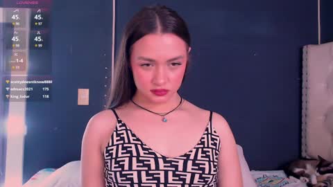 IG-valen mendoza99  twitter valenthompson99 online show from December 15, 3:56 am