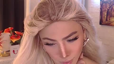 Snapshot of valentina_goddess_tsxxx chatting on September 16, 2:24 am Amanda online show from September 16, 2:24 am