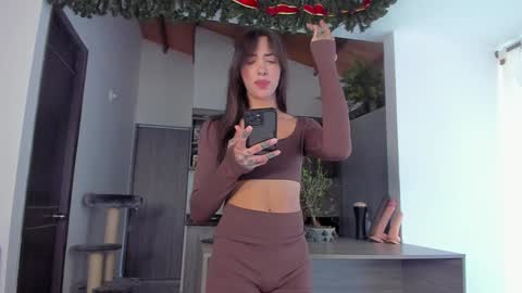 Valeria  IG valeriacorrea430 online show from December 7, 9:28 pm