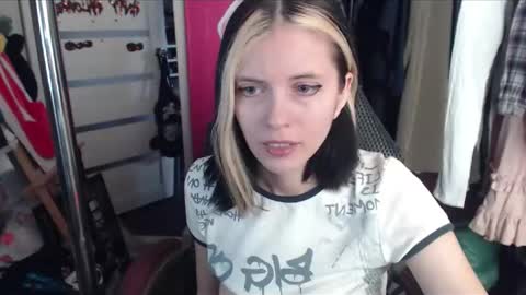 Snapshot of valeriaxkiss chatting on February 23, 9:11 am ValeriaXKiss online show from February 23, 9:11 am