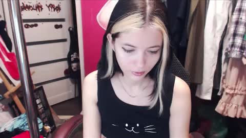 Snapshot of valeriaxkiss chatting on February 14, 1:34 am ValeriaXKiss online show from February 14, 1:34 am