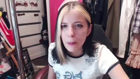 Snapshot of valeriaxkiss chatting on February 22, 6:08 pm ValeriaXKiss online show from February 22, 6:08 pm