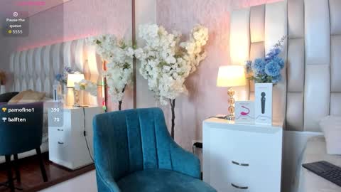 Snapshot of valery_rosse__ chatting on September 19, 1:15 pm VALERY online show from September 19, 1:15 pm