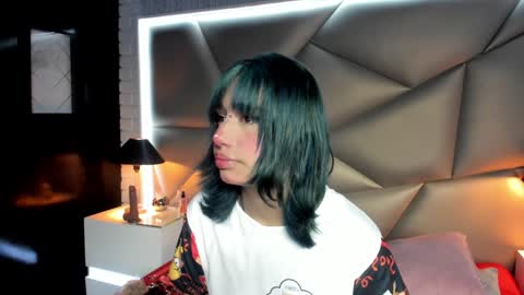 valery_smith15 online show from February 5, 3:34 am
