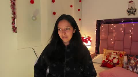 Snapshot of valery_wang chatting on December 7, 1:52 am Val online show from December 7, 1:52 am