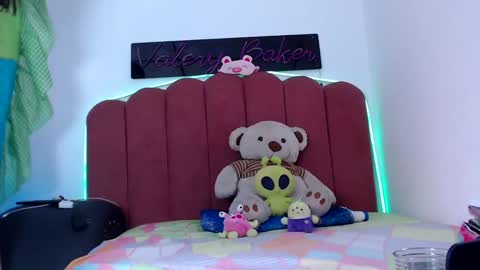 B V Naughty online show from December 3, 7:06 pm