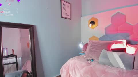 Snapshot of valkiria_ponce chatting on March 3, 6:03 pm Valkiria online show from March 3, 6:03 pm