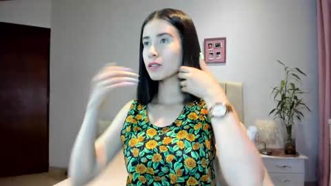 Snapshot of vallejo_macarena chatting on February 18, 1:54 am Macarena online show from February 18, 1:54 am