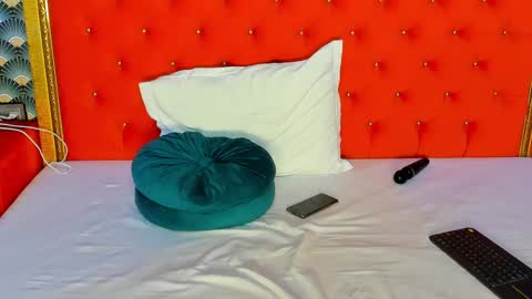 Snapshot of valleriejonnes chatting on March 2, 12:11 pm Valerie Val V online show from March 2, 12:11 pm