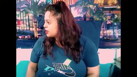 Snapshot of valleyval chatting on February 22, 6:06 am indianvalvet priya is back online show from February 22, 6:06 am
